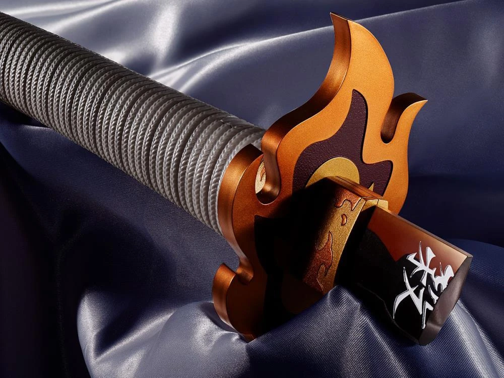 Bandai Kimetsu No Yaiba Proplica Kyojuro Rengoku's Broken Nichirin Sword 8 Bandai Kimetsu No Yaiba Proplica Kyojuro Rengoku's Broken Nichirin Sword - Image 6